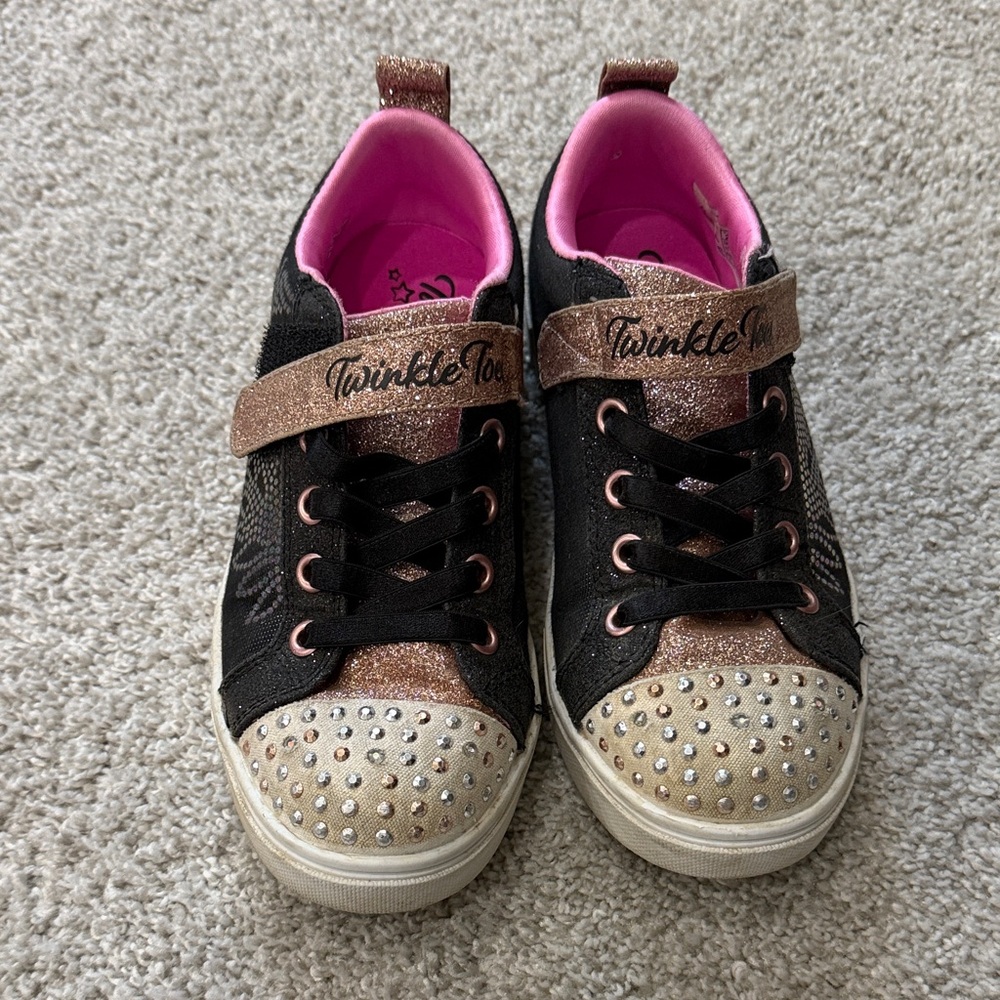 Skechers Twinkle Toe Black & Pink Girls' Light-Up Sneakers
